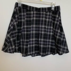 Garage plaid pleated mini skirt size M NEVER WORN